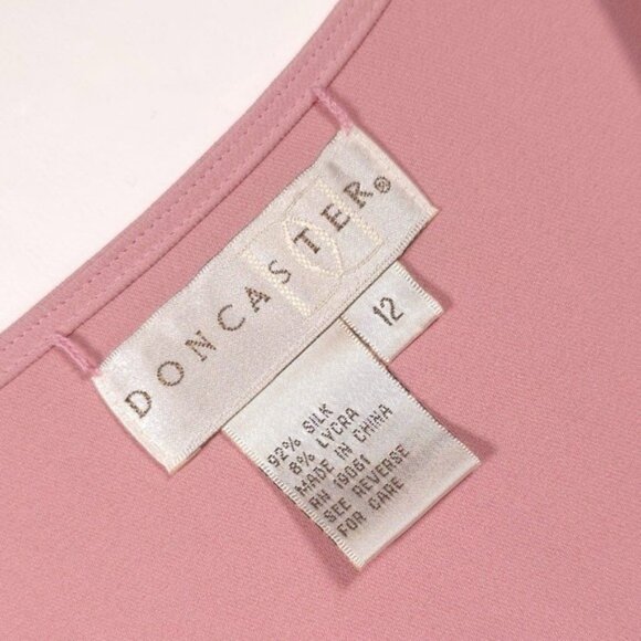 NWT DONCASTER Women's SILK Blend Top Tank Size 12 Slit‎ Side VNeck Style 152CM05 - Picture 3 of 11